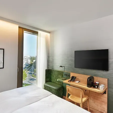 H+ Frankfurt 4*