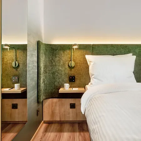 Hotel H+ Frankfurt 4*