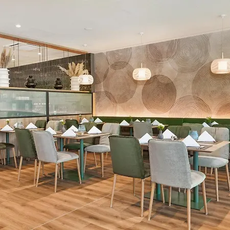 酒店 H+ Frankfurt 4*