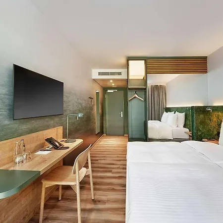 Hotel H+ Frankfurt 4*