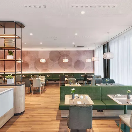 酒店 H+ Frankfurt 4*