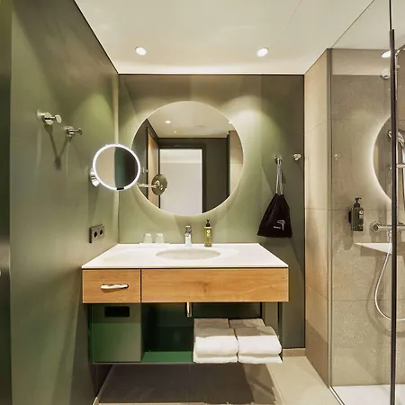 Hotel H+ Frankfurt 4*