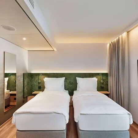 Hotel H+ Frankfurt 4*