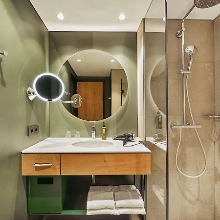 Hotel H+ Frankfurt 4*