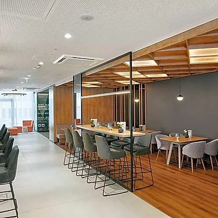 H+ Frankfurt Hotel 4*