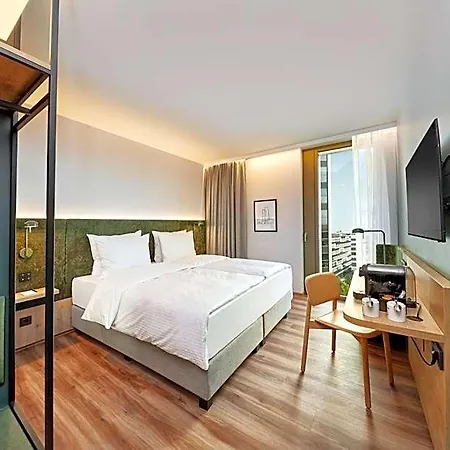 H+ Frankfurt Hotel 4*