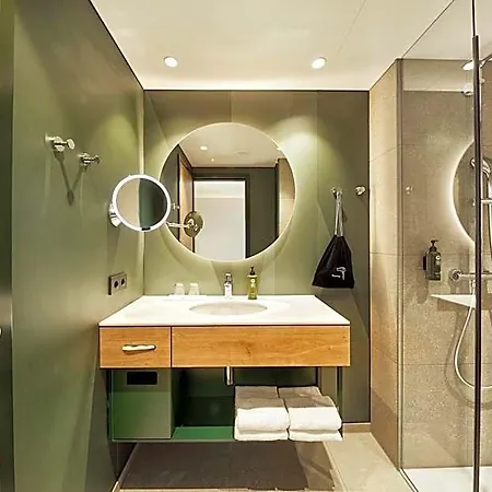 Hotel H+ Frankfurt 4*