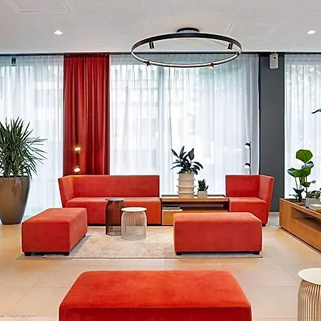 Hotel H+ Frankfurt 4*