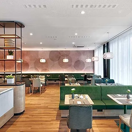 H+ Frankfurt 4*