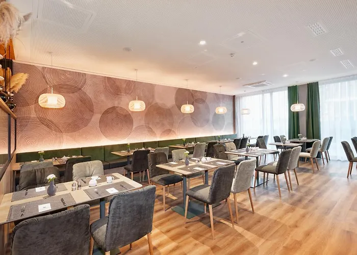 Hotel H+ Frankfurt 4*