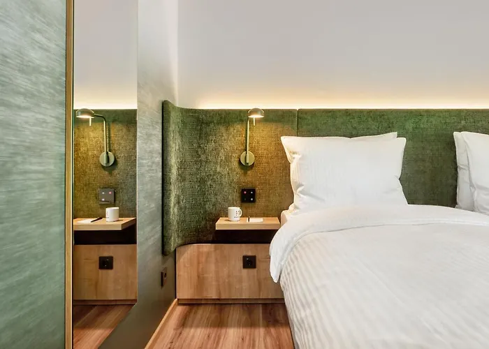 Hotel H+ Frankfurt 4*