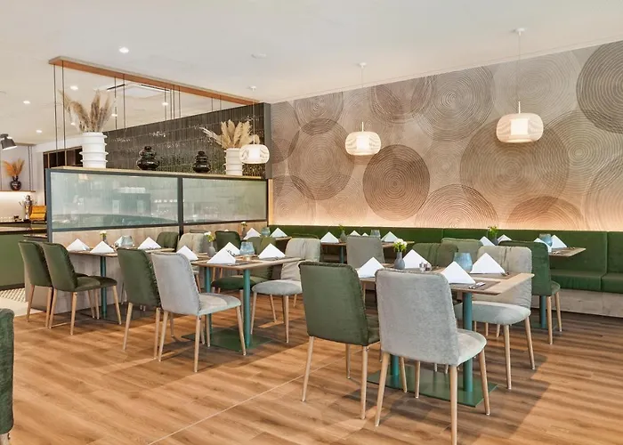 Hotel H+ Frankfurt 4*