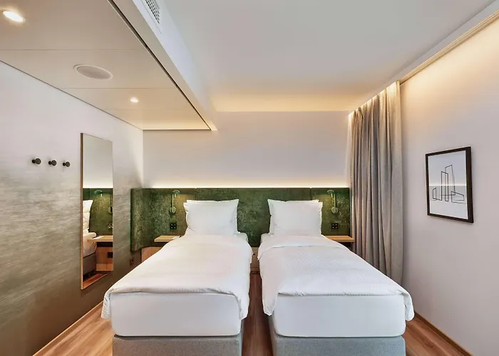 Hotel H+ Frankfurt 4*