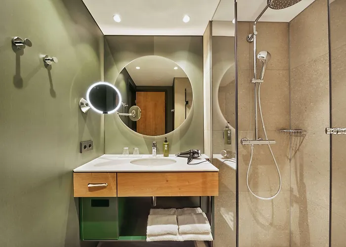 Hotel H+ Frankfurt 4*